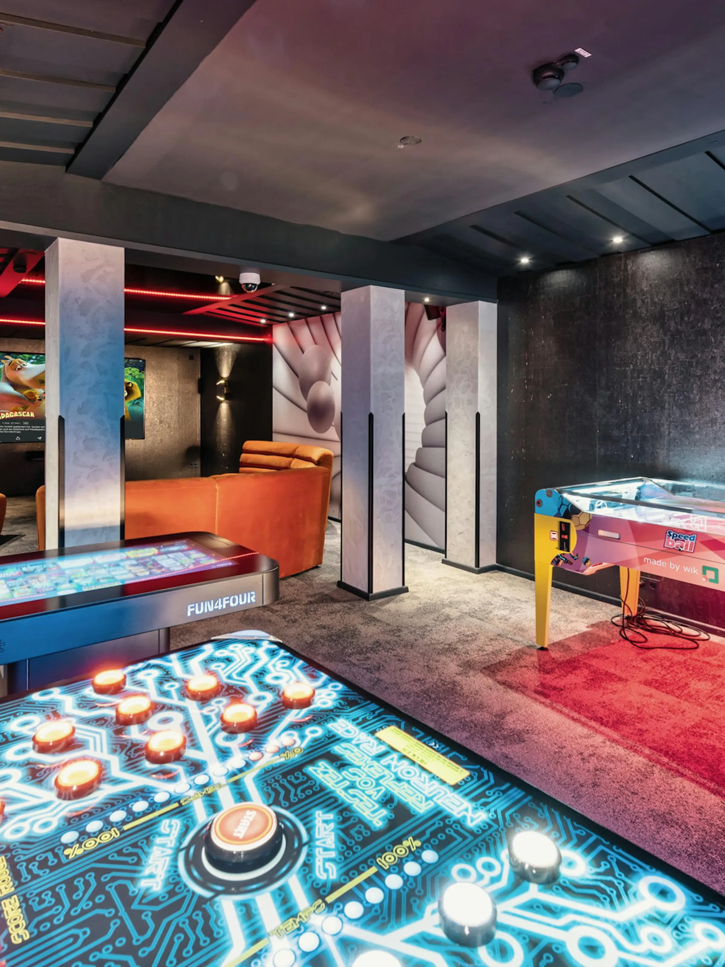 Casino-resort evening spaces for conversation and a quiet pause